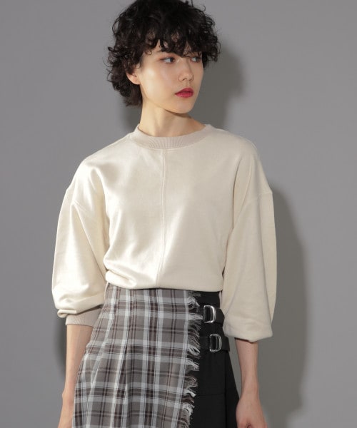 PAGEBOY（ページボーイ）の「スエード裏毛プルオーバー（トップス・チャコール/アイボリー/ベージュ）」の2枚目の写真