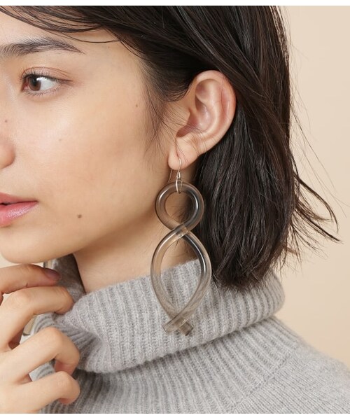 ADAM ET ROPE'(アダムエロペ)の「【COREY MORANIS】Twist Earrings (ピアス)(アクセサリー・レディース・その他4/ダークブラウン/ベージュ・M)」の1枚目の写真