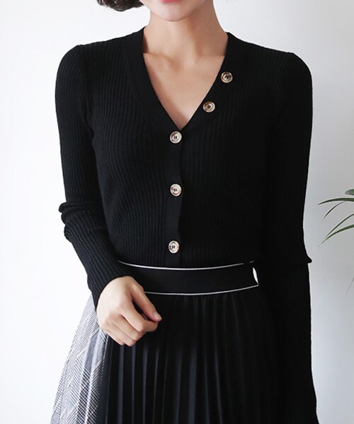 DHOLIC（ディーホリック）の「ボタンリブニットカーディガン（カーディガン/ボレロ・レディース・グリーン/ブラック/オレンジ/ベージュ/グレー・FREE）」の2枚目の写真