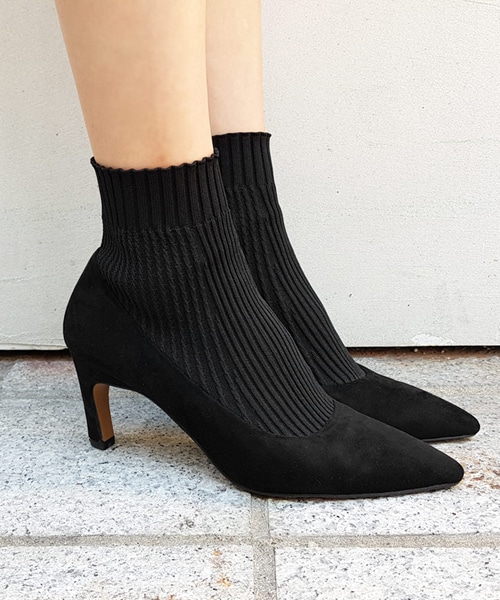 DHOLIC(ディーホリック)の「ソックスレイヤードスエード調パンプス(パンプス・レディース・ブラック/ベージュ/ピンク・230/235/240/245/250)」の1枚目の写真