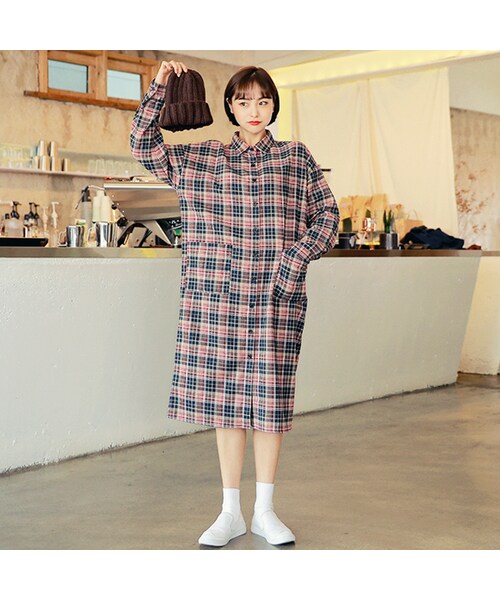 HOTPING（ホッピン）の「フロントポケットチェックシャツワンピース（ワンピース・レディース・ワイン/ベージュ・1(XS-S)/2(M-L)/3(XL-XXL)）」の2枚目の写真