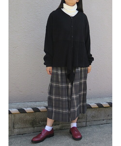 Ne-net(ネネット)の「ネ・ネット / タータンプリーツ / パンツ(パンツ・レディース・red 02○/gray 02○・サイズ,ウエスト(ゴム),ヒップ,股上,股下,腿幅,裾幅,02,70,126,49,37,58,67,)」の15枚目の写真