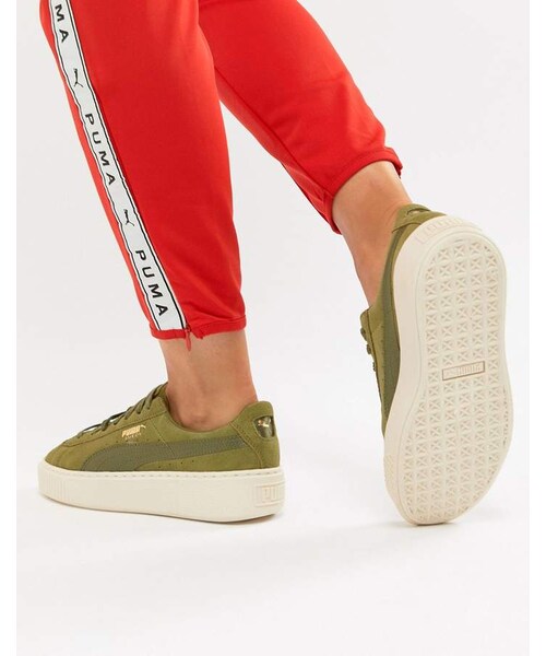 PUMA（プーマ）の「Puma Suede Platform Satin Sneaker in olive（その他シューズ・レディース・Green・Us 8/Us 5/Us 6.5/Us 7/Us 6/Us 9/Us 10.5/Us 9.5/Us 8.5/Us 7.5/Us 10）」の4枚目の写真
