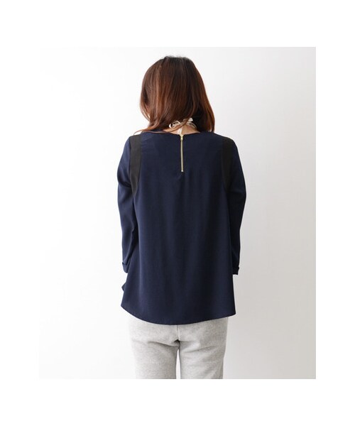 URBAN RESEARCH DOORS(アーバンリサーチドアーズ)の「タック配色ブラウス(トップス・レディース・ネイビー/シロ/ライトベージュ・one)」の9枚目の写真