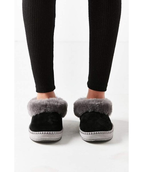 UGG(アグ)の「UGG Wrin Slipper(レッグウェア・レディース・Black/Brown・6/7/8/9/10)」の3枚目の写真
