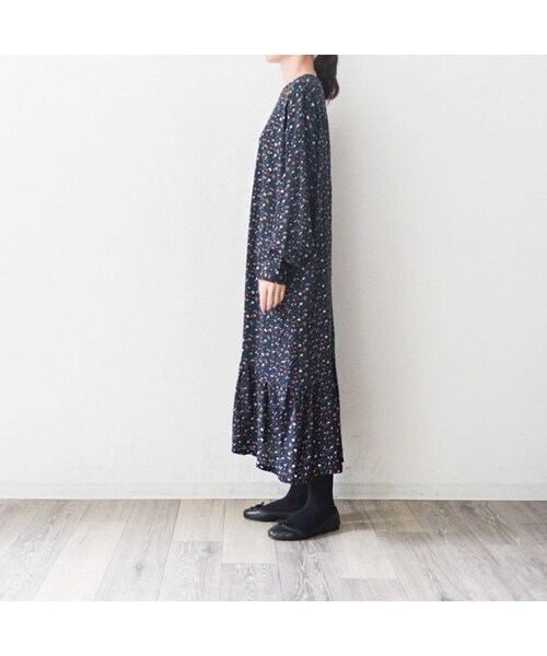 Pont de Chalons（ポンデシャロン）の「Pont de chalons   　花柄ティアード・ロングワンピース（PH9701）（シャツ/ブラウス・レディース・その他）」の3枚目の写真