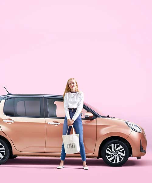 トヨタ自動車 NEW「PASSO」プレゼンツ クルマ選びもファッションも"オシャレ"に楽しもう！（トヨタジドウシャニューパッソ）の「PASSO【MODA “Ｇ package”】（その他・メンズ・グリーン/オレンジ・-）」の5枚目の写真