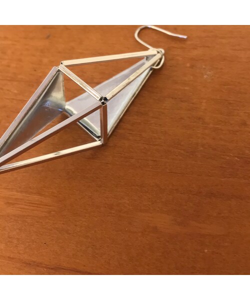 @ChouChou（アットシュシュ）の「アルミヒメルロング（ピアス（両耳用）・レディース・シルバー・縦6mm  横1.5mm）」の2枚目の写真