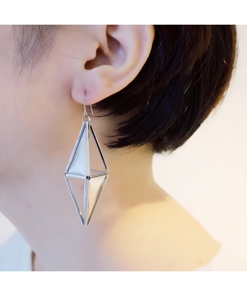 @ChouChou（アットシュシュ）の「アルミヒメルロング（ピアス（両耳用）・レディース・シルバー・縦6mm  横1.5mm）」の3枚目の写真