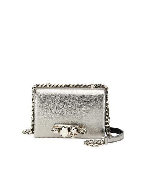 Alexander McQueen(アレキサンダーマックイーン)の「Alexander McQueen Small Metallic Jeweled Knuckle Flap Shoulder Bag(ショルダーバッグ・レディース・Gray・One Size)」の1枚目の写真