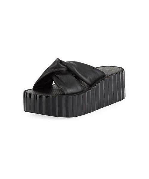 TORY BURCH（トリーバーチ）の「Tory Burch Knotted Scallop Wedge Slide Sandals（その他シューズ・レディース・Beige/Black・6b / 36eu/7b / 37eu/8b / 38eu/9b / 39eu/10b / 40eu/5b / 35eu/11b / 41eu）」の2枚目の写真