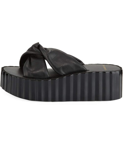 TORY BURCH（トリーバーチ）の「Tory Burch Knotted Scallop Wedge Slide Sandals（その他シューズ・レディース・Beige/Black・6b / 36eu/7b / 37eu/8b / 38eu/9b / 39eu/10b / 40eu/5b / 35eu/11b / 41eu）」の5枚目の写真