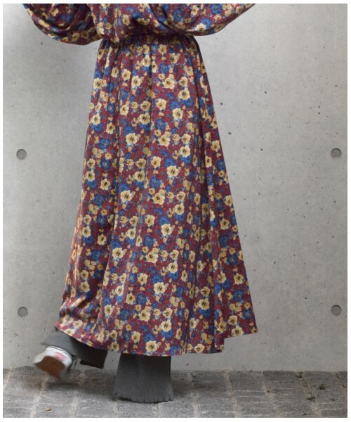 w closet(ダブルクローゼット)の「裾スリット入りメローパンツ(パンツ・レディース・グレー/ブラウン/スミクロ・FREE)」の15枚目の写真