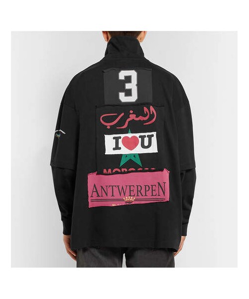 VETEMENTS(ヴェトモン)の「Vetements Oversized Appliquéd Cotton-Jersey Rollneck Sweatshirt(スウェット・メンズ・Black・M/L/S/XS)」の2枚目の写真