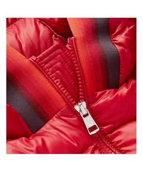 MONCLER(モンクレール)の「Moncler Avrieux Stripe-Trimmed Quilted Shell Hooded Down Jacket(テーラードジャケット・メンズ・Red・3/1/5/2)」の2枚目の写真