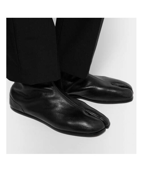 Maison Margiela(メゾンマルジェラ)の「Maison Margiela Tabi Leather Boots(ブーツ・メンズ・Black・Eu43)」の2枚目の写真