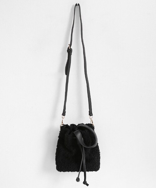 DHOLIC（ディーホリック）の「プードルファー2WAYバッグ（ショルダーバッグ・レディース・ブラウン/ベージュ/ブラック・FREE）」の2枚目の写真