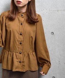 w closet（ダブルクローゼット）の「千鳥柄ぺプラムギャザーブラウス