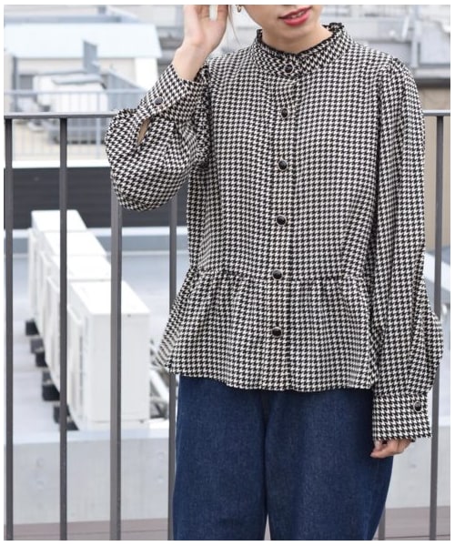 w closet（ダブルクローゼット）の「千鳥柄ぺプラムギャザー