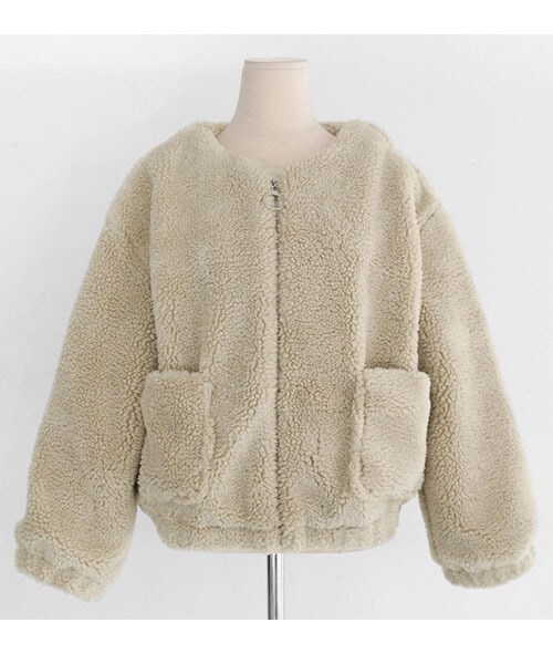 DHOLIC（ディーホリック）の「ポケットショートボアジャケット（その他アウター・レディース・ホワイト/ブルー/ブラウン/ブラック/ベージュ/ピンク・FREE）」の4枚目の写真