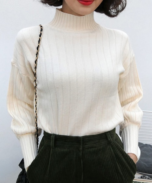 DHOLIC（ディーホリック）の「パフスリーブハイネック二ット（ニット/セーター・レディース・ベージュ/イエロー/ホワイト/ブルー/レッド/ブラック・FREE）」の2枚目の写真