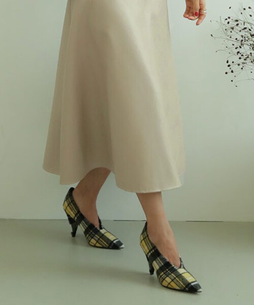 DHOLIC(ディーホリック)の「ポインテッドトゥチェックパンプス(パンプス・レディース・ベージュ/イエロー/レッド/ブラック/ブルー・225/230/235/240/245/250)」の4枚目の写真