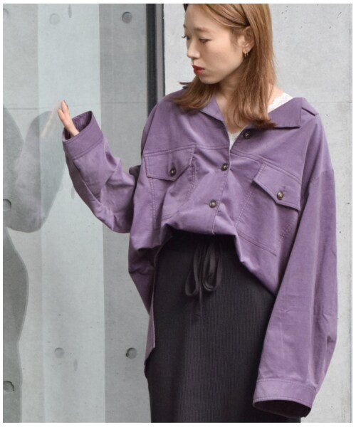 w closet(ダブルクローゼット)の「コーデュロイ後ろリボンBigシャツ(トップス・レディース・グレージュ/キャメル/パープル・FREE)」の6枚目の写真
