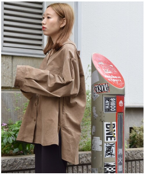 w closet(ダブルクローゼット)の「コーデュロイ後ろリボンBigシャツ(トップス・レディース・グレージュ/キャメル/パープル・FREE)」の14枚目の写真