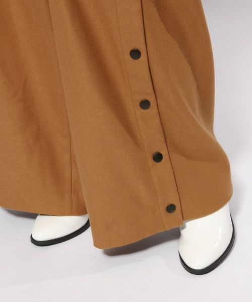 【美品】 HARE サイドボタン ワイドパンツ HARE（ハレ）の「サイドボタンワイドパンツ（）」 - WEAR
