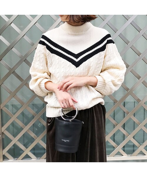 no brand（ノーブランド）の「[ RE-ARRIVAL ]VラインケーブルKNITPO（ニット/セーター・レディース・その他）」の4枚目の写真