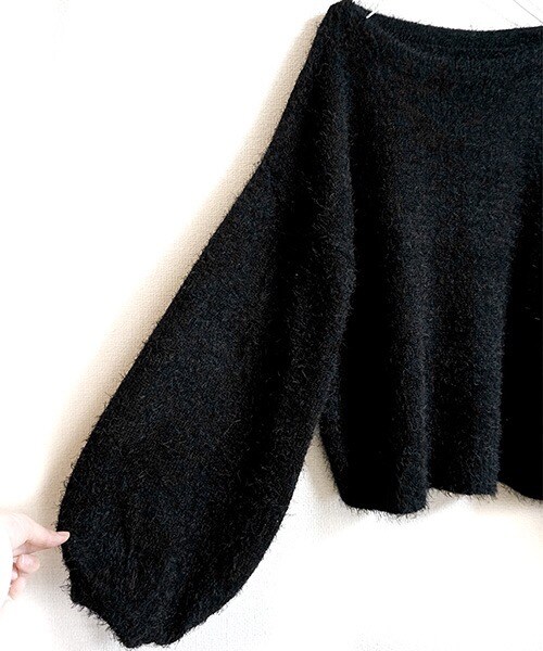 Tiffee SELECT（ティフィーセレクト）の「ボートネックバルーン袖シャギーニットセーター（ニット/セーター・レディース・ブラック/ホワイト・M）」の6枚目の写真