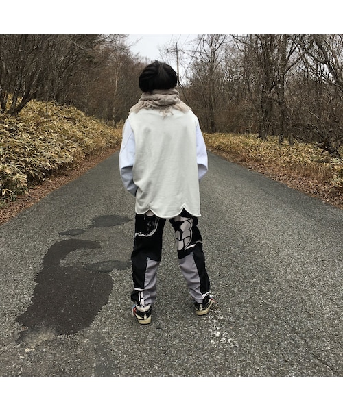 yeah right!! リメイクスウェット yeah right!! リメイクスウェット