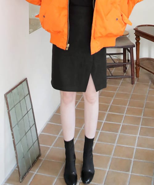 DHOLIC（ディーホリック）の「ボタンサイドスリットスカート（スカート・レディース・ブラウン/ブラック/ベージュ・S/M）」の2枚目の写真