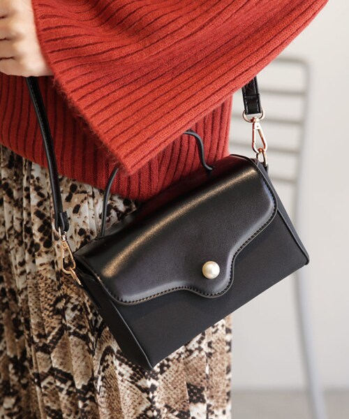 DHOLIC（ディーホリック）の「2WAYツーマテリアルミニバッグ（ショルダーバッグ・レディース・ブラウン/ブラック/レッド・FREE）」の2枚目の写真