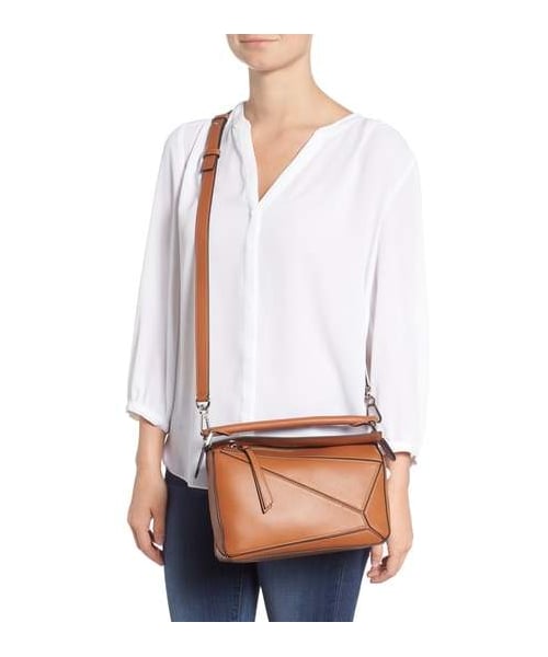 LOEWE(ロエベ)の「LOEWE Small Puzzle Shoulder Bag(ショルダーバッグ・レディース・Beige/Black/Blue/Yellow・One Size)」の6枚目の写真