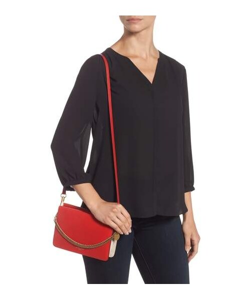 【GIVENCHY】Cross Bag/追跡+関税+全国送料込み GIVENCHY(ジバンシイ)の「Givenchy Cross 3 Leather Crossbody