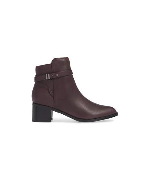 Clarks（クラークス）の「Clarks(R) Poise Freya Bootie（ブーツ・レディース・Black/Red・5.5 M/6 M/7 M/5 M/6.5 M/7.5 M/8.5 M/10 M/8 M/9 M/9.5 M）」の3枚目の写真