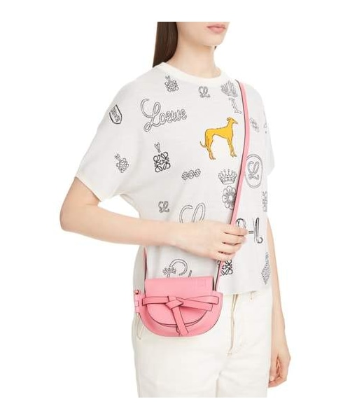LOEWE(ロエベ)の「LOEWE Small Gate Leather Crossbody Bag(ショルダーバッグ・レディース・Brown・One Size)」の2枚目の写真
