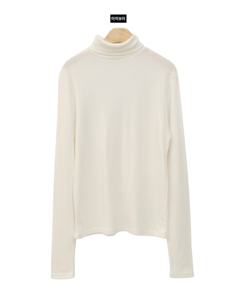 Dailyabout（デイリーアバウト）の「タートルネック無地Tシャツ（Tシャツ/カットソー・レディース・ブラック/ホワイト/ベージュ/ブラウン/ブルー/レッド・FREE）」の2枚目の写真