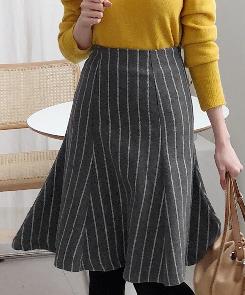 DHOLIC（ディーホリック）の「ストライプフレアミディスカート（スカート・レディース・ブルー/グレー・S/M）」の2枚目の写真