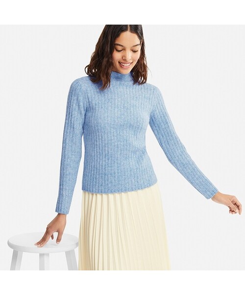 UNIQLO（ユニクロ）の「ワイドリブモックネックセーター（長袖）（ニット/セーター・レディース・NAVY 69/PURPLE 74/PINK 10/OFF WHITE 01/LIGHT BLUE 60/GRAY 03・3XL/XS/XL/L/XXL/M/S）」の4枚目の写真