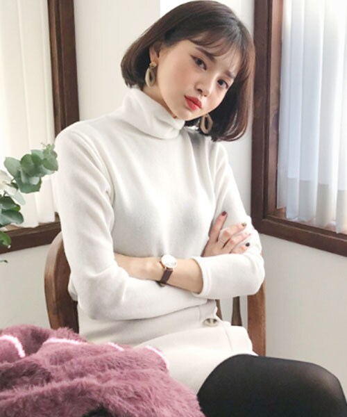 DHOLIC（ディーホリック）の「ソフトタートルネックTシャツ（Tシャツ/カットソー・レディース・グレー/ホワイト/ピンク/ブラック・FREE）」の2枚目の写真