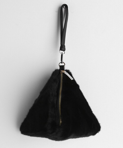 DHOLIC(ディーホリック)の「フェイクファーテトラバッグ(ハンドバッグ・レディース・ホワイト/ベージュ/ブラック/ピンク/ブルー/グリーン/その他/グレー・FREE)」の2枚目の写真