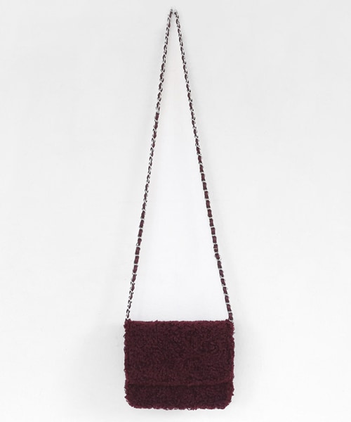 DHOLIC（ディーホリック）の「チェーンストラッププードルファーバッグ（ショルダーバッグ・レディース・ベージュ/ブラック/レッド/グリーン・FREE）」の4枚目の写真