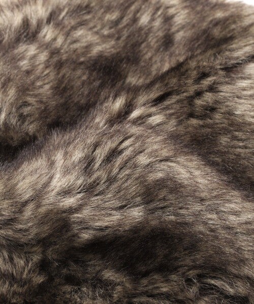 LEPSIM（レプシィム）の「フェイクファーＨＡＴ（帽子・ライトベージュ×グレー/ベージュ）」の6枚目の写真