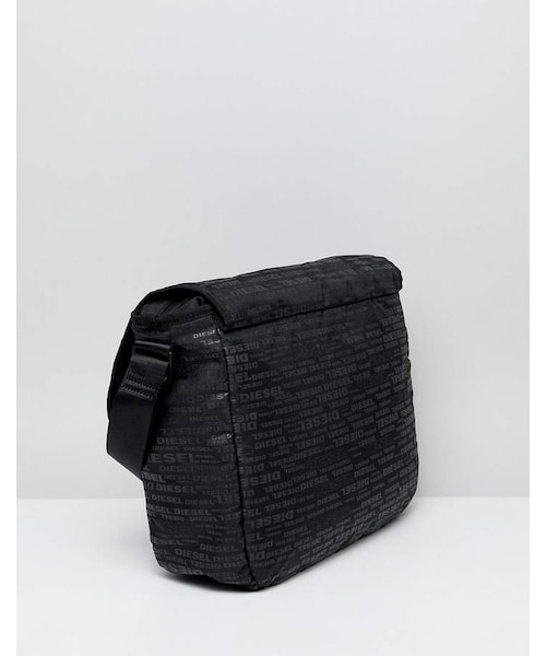 DIESEL（ディーゼル）の「Diesel messenger bag all over logo black