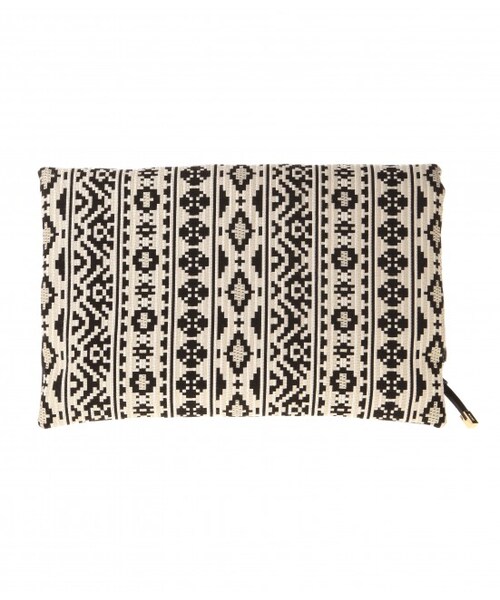 ROPE'（ロペ）の「【先行受注】ジャガード二つ折りクラッチバッグ★春の新作★（バッグ・レディース・ブラック/ホワイト・F）」の4枚目の写真