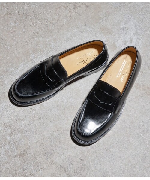 ADAM ET ROPE'(アダムエロペ)の「【OCEANS6月号掲載】スムースレザー ペニーロファー(シューズ・メンズ・ブラック/ネイビー・41.0/43.0)」の1枚目の写真