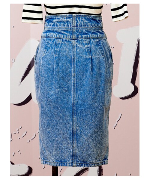 SNIDEL（スナイデル）の「ハイウエストタックタイトスカート（膝丈スカート・レディース・RED・0）」の3枚目の写真