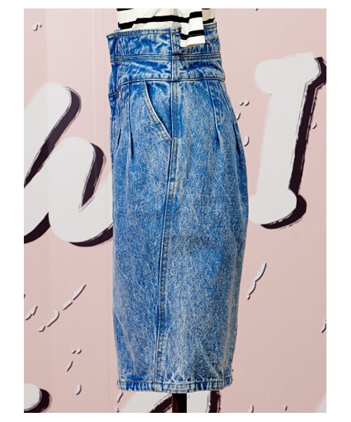 SNIDEL（スナイデル）の「ハイウエストタックタイトスカート（膝丈スカート・レディース・RED・0）」の4枚目の写真